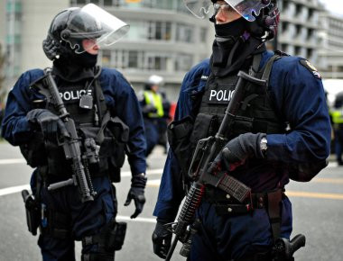 Βρετανία: Συνελήφθησαν δύο ύποπτοι τρομοκράτες στο αεροδρόμιο του Μπέρμιγχαμ